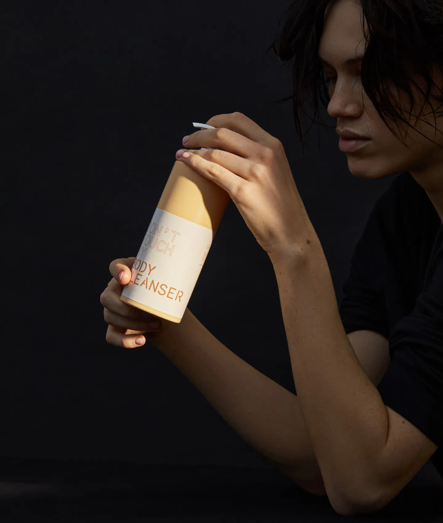 Aqua (Water), Cocamidopropyl Betaine, Disodium Laureth Sulfosuccinate, Sodium Cocoyl Glutamate, Capryloyl/Caproyl Methyl Glucamide, Lauroyl/Myristoyl Methyl Glucamide, PEG-120 Methyl Glucose Trioleate, Propanediol, Urea, Glycol Distearate, Laureth 10, Cocamide MEA, Squalane, Phenoxyethanol, Lactic acid, Tocopheryl Acetate, Di-C12-13 Alkyl Malate, Ethylhexylglycerin, Behentrimonium Methosulfate, Arachidyl/Behenyl Betainate Esylate, Arachidyl/Behenyl Alcohol